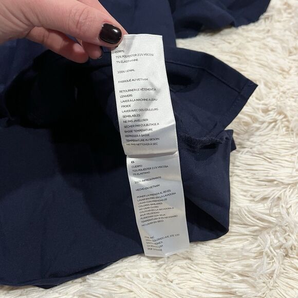 Figs Technical Collection Scrub Top Large Navy Blue Casma 3 Pocket Top - Picture 7 of 10